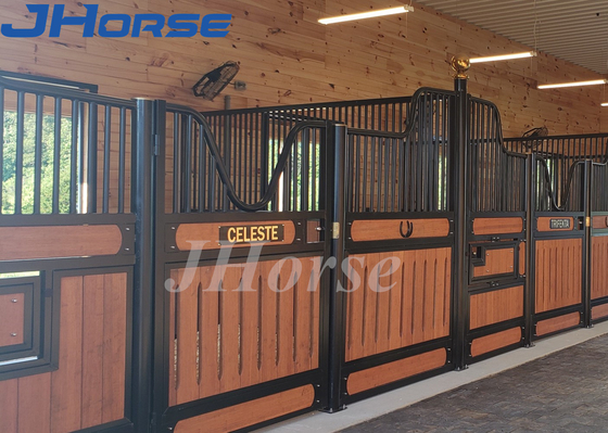 Chuồng ngựa châu Âu hiện đại được xây dựng sẵn Tre Infill Tùy chọn