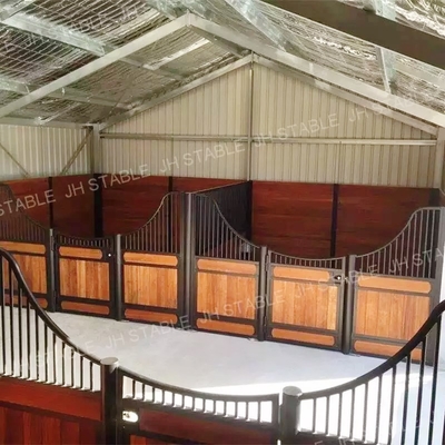 Chuồng ngựa nội bộ Châu Âu Mặt trước bằng kim loại thép mạ kẽm