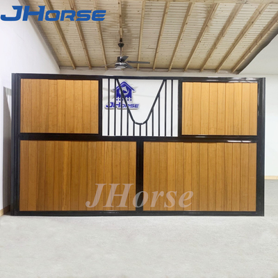 Cửa chia đôi có thể tùy chỉnh Swing Horse Stall Fronts Panel Thép Q235B Chất liệu