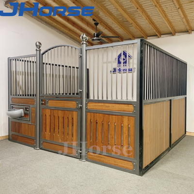 Khung kim loại mạ kẽm nhúng nóng theo phong cách châu Âu Mặt trước chuồng ngựa với bộ nạp xoay