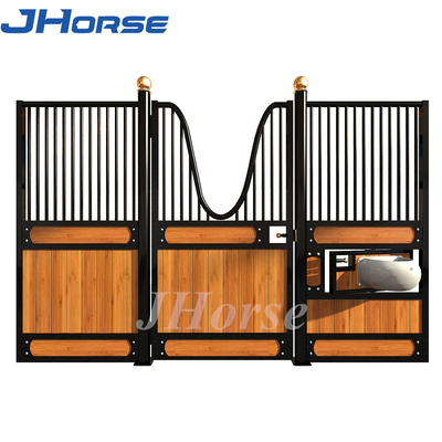 Mặt tiền quầy hàng bằng gỗ thông Châu Âu 3m 4.2m Tấm cửa ổn định cho ngựa có khay nạp