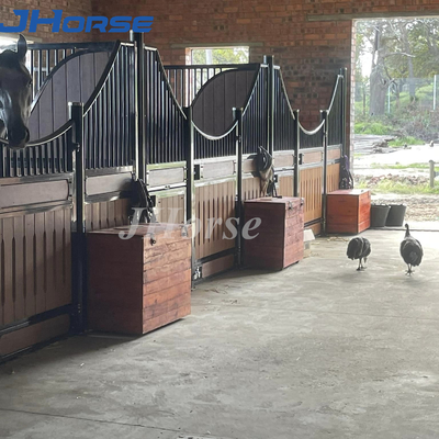 Sân ngựa châu Âu được chế tạo sẵn