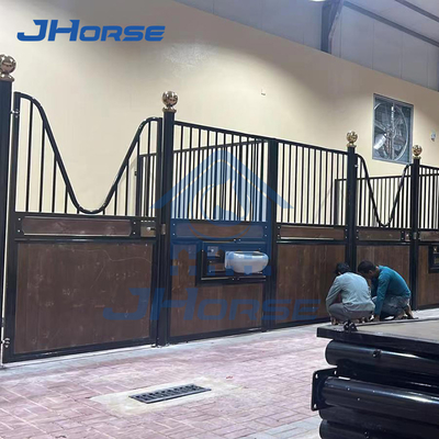 Chỗ ngựa châu Âu chống thời tiết cho nông trại gỗ thông hoặc gỗ nhựa và thiết kế bền