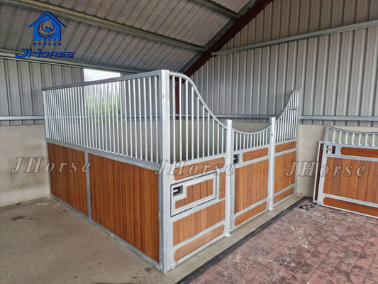 Cửa trượt Bàn ngựa châu Âu cho quản lý ngựa bền vững và phong cách