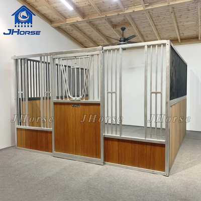 Thiết bị trang trại ngựa Độ bền cao Cây treo ngựa Mặt trước ổn định Kháng côn trùng Bàn xe ngựa với cửa trượt