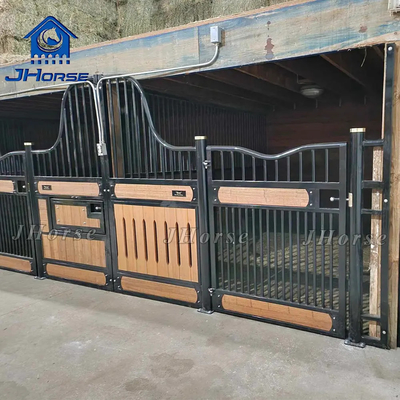 Phong cách châu Âu bột bọc trea kim loại ngựa sang trọng ngựa ổn định ngựa cỗ xe phía trước